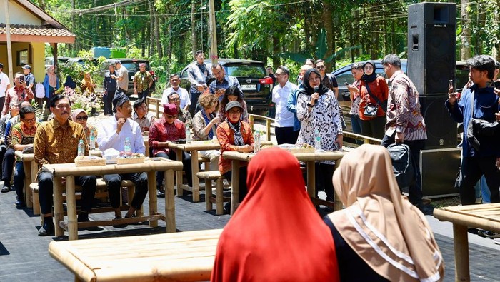 Bupati Banyuwangi Ipuk Fiestiandani