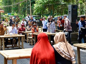 Matangkan Bansos Digital, Para Menteri Blusukan hingga Pelosok Banyuwangi