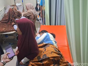 Ribut dengan Tetangga, Bokong Emak-emak Ditusuk Pisau