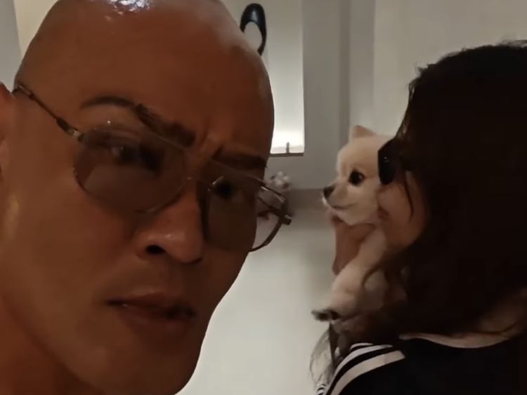 Potret Deddy Corbuzier Sambut Sabrina Chairunnisa di Rumah: Gue Mah Gak Dicariin