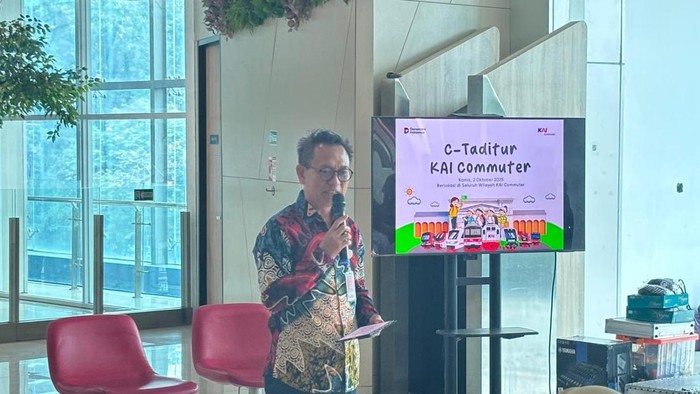 Direktur Operasi dan Pemasaran KAI Broer Rizal