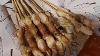 Mau makan taichan di kawasan Bendungan Hilir (Benhil)? Ada Taichan Kuy yang bisa disambangi. Menurut pelanggan yang sudah mencobanya, sate kulit di sini sayang untuk dilewatkan. Foto: Google Review