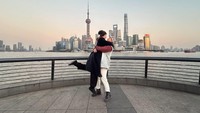 Glenn Alinskie dan Chelsea merayakan ulang tahun pernikahan ke-10. Mereka membagikan momen pre-wedding dan foto pernikahan dengan maksud bernostalgia. Foto: Instagram/@chelseaolivia