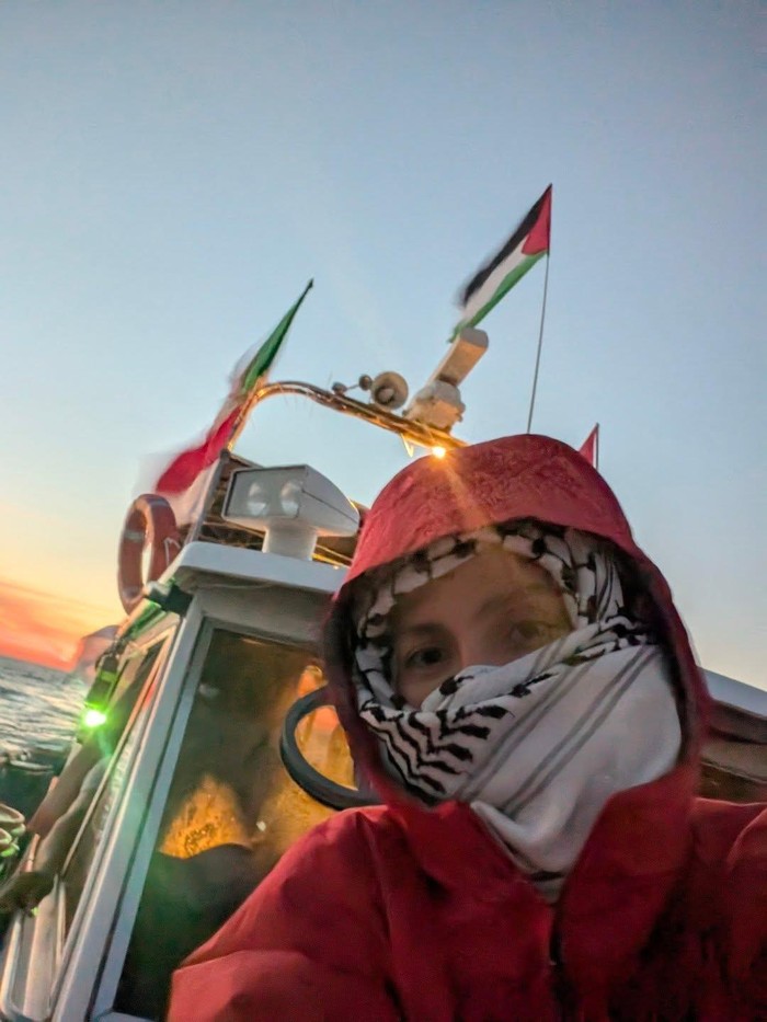 Global Sumud Flotilla Wanda Hamidah, Ustaz Muhammad Husein, dan Fathur Harits, aktivis Indonesia yang berlayar ke Gaza dalam Global Sumud Flotilla.