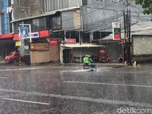 Cuaca di Bandung Terik Diselingi Hujan, BMKG Beri Penjelasan