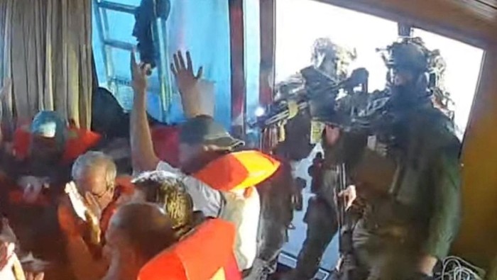 A screengrab from a live stream video shows Israeli navy forces aboard the Gaza-bound vessel Florida, part of the Global Sumud Flotilla, which flotilla organisers report has been intercepted, October 2, 2025. Global Sumud Flotilla/Handout via REUTERS THIS IMAGE HAS BEEN SUPPLIED BY A THIRD PARTY. MANDATORY CREDIT. NO RESALES. NO ARCHIVES.     TPX IMAGES OF THE DAY