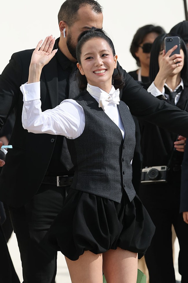 Jisoo BLACKPINK turut meramaikan gelaran Paris Fashion Week 2025 sebagai global ambassador Dior pada Rabu (1/10/2025) waktu setempat. Foto: dok. Getty Images