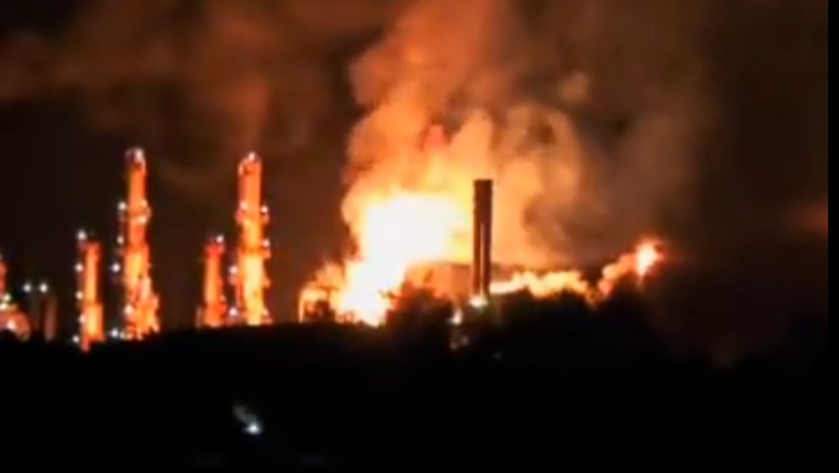 Kilang Pertamina Dumai Kebakaran