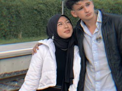 Viral! Bule Belanda Jatuh Cinta pada Wanita Betawi, Kisahnya Bikin Baper