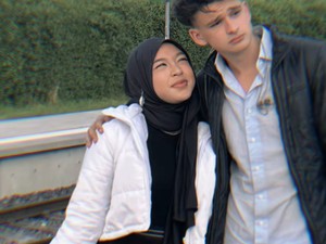 Viral! Bule Belanda Jatuh Cinta pada Wanita Betawi, Kisahnya Bikin Baper