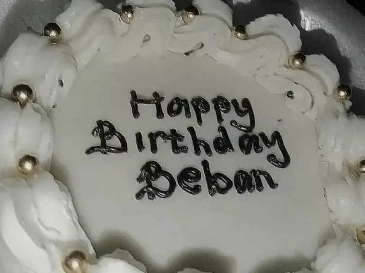 Kocak! 9 Ucapan di Kue Ulang Tahun yang Nyeleneh dan Anti-Mainstream