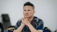 Mang Saswi di Petualangan Sherina menjadi penjahat yang berusaha menculik Sherina. (Foto: dok Instagram mangsaswireal)