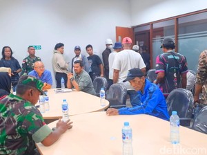 Mediasi Buntu, Aksi Blokade Jalan Pembuangan Limbah PT PRI Berlanjut