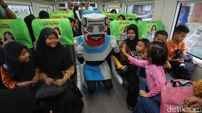 Hari Batik Jadi Momentum Edukasi Transportasi Publik bagi Anak SD