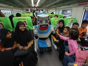 Hari Batik Jadi Momentum Edukasi Transportasi Publik bagi Anak SD