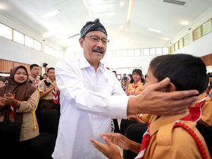 Kemensos Bakal Ajukan Rp 74 T untuk Sekolah Rakyat dan Bansos