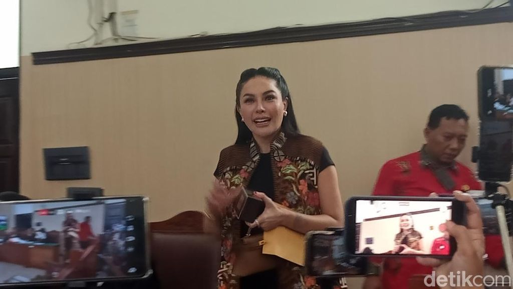 Saksi Ahli Nilai Dakwaan JPU ke Nikita Mirzani Tak Penuhi Unsur Pencemaran