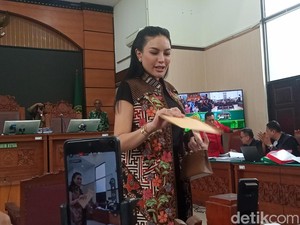 Pihak Nikita Mirzani Serahkan Bukti Tambahan Dugaan Suap Jaksa dan Hakim ke KPK