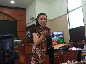 Nikita Mirzani Emosi Jawab Pertanyaan JPU, Hakim: Jawabnya Santai Saja