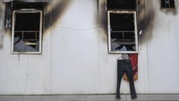 Meskipun tidak ada laporan korban jiwa, kebakaran ini menimbulkan kerugian material cukup besar. Pemerintah dan pihak kontraktor tengah menyiapkan tempat penampungan sementara bagi pekerja yang kehilangan hunian. ANTARA FOTO/M Risyal Hidayat