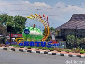 Belum Ada Satu Bulan... Cat Ikon Kota Batu Kok Sudah Mengelupas?