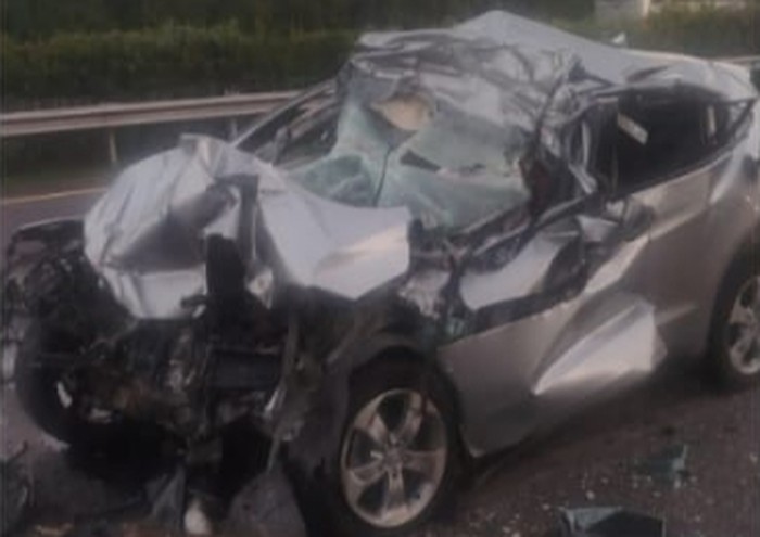 Penampakan HR-V ringsek usai kecelakaan di Tol Jagorawi. (Dok. ist)