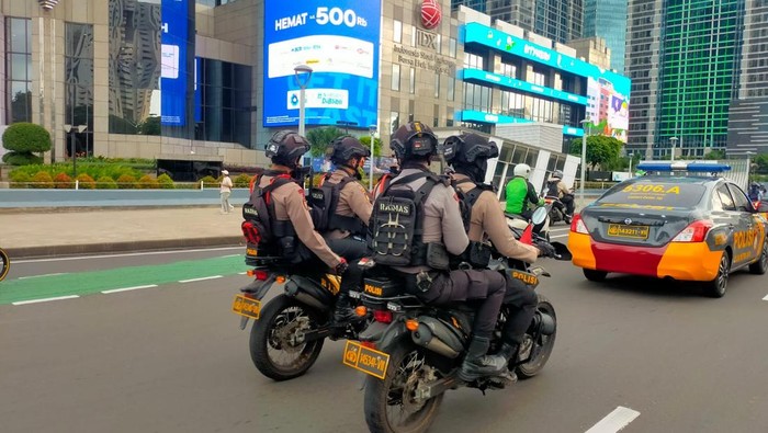 Polda Metro Jaya patroli keliling Jakarta pastikan keamanan warga, Kamis (2/10/2025).