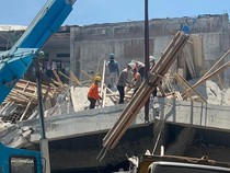 Video: Keluarga Sepakat Alat Berat Dipakai Angkat Puing Ponpes di Sidoarjo