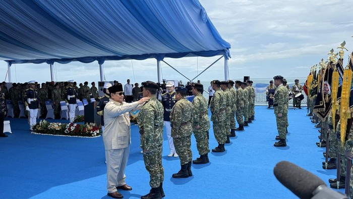 Prabowo beri pangkat kehormatan ke sejumlah purnawirawan TNI (Eva/detikcom)