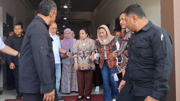 Presiden ke-5 RI sekaligus Ketua Dewan Pengarah BRIN, Megawati Soekarnoputri, saat mengunjungi BRIN Gunungkidul.
