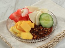 Resep Rujak Buah Sambal Lotis yang Pedasnya Bikin Melek