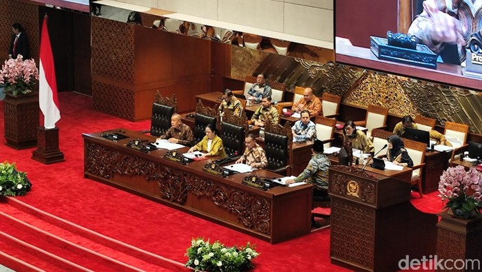 Rapat paripurna DPR RI, Kamis (2/10/2025), mengesahkan RUU   Pengesahan Perjanjian antara Republik Indonesia Federasi Rusia tentang Ekstradisi.