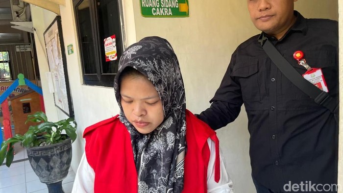 Shinta Zuwita Sari (31) dituntut 5 tahun penjara dan denda Rp 200 juta
