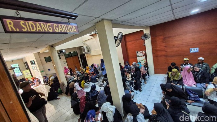Sidang Kasus Perusakan Rumah, Warga Padati PN Cibadak