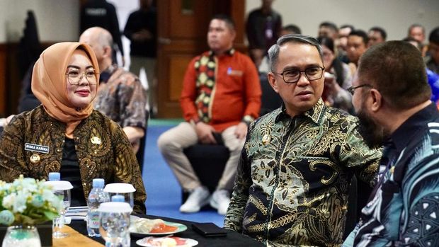 Wali Kota Kendari Siska Karina Imran saat kunjungan kerja ke kantor Badan Kepegawaian Negara (BKN) bersama Gubernur, Bupati, dan Wali Kota se-wilayah kerja Kantor Regional IV Makassar.