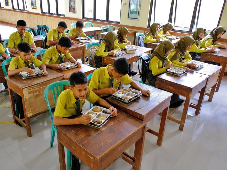 Siswa SMP Purworejo Bisa Pilih Menu di Layanan Gizi Gratis SPPG