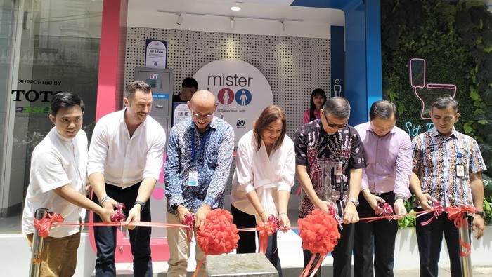 Toilet premium di Stasiun Sudirman dan BNI City