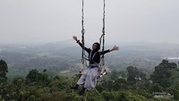 Wahana ayunan spot photo yang menantang