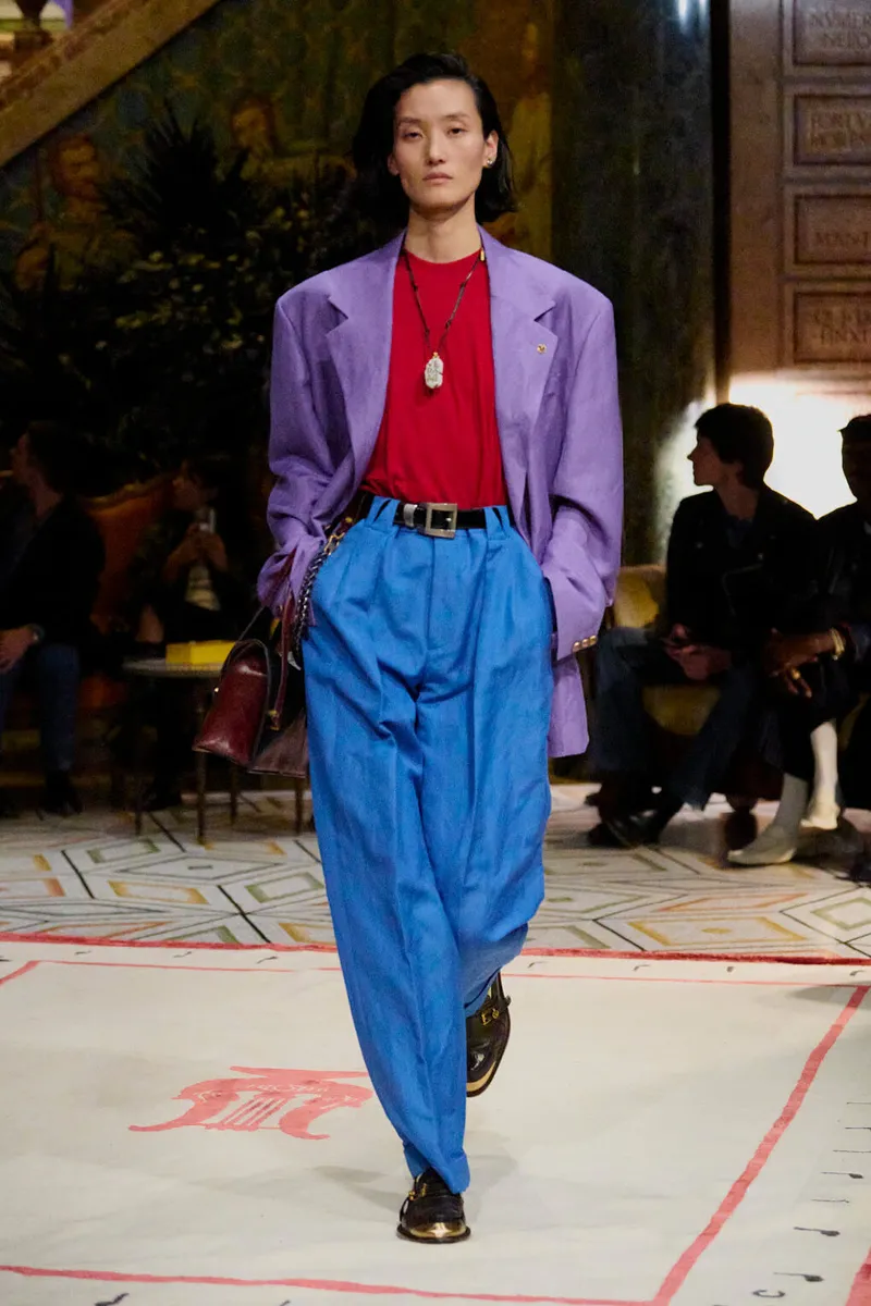 Versace Spring-Summer 2026, Koleksi Perdana Dario Vitale