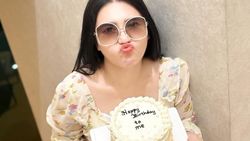 Via Vallen Sederhana Rayain Ultah, Beli Kue Sendiri?