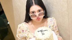Via Vallen Sederhana Rayain Ultah, Beli Kue Sendiri?