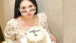 Via Vallen Sederhana Rayain Ultah, Beli Kue Sendiri?