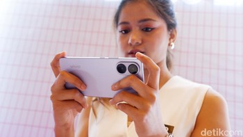 V60 Lite 5G dibekali chipset Dimensity 7360-Turbo 4nm menawarkan peningkatan performa hingga 60% tapi tetap hemat daya. Cocok untuk gaming kompetitif tanpa was-was lag atau overheat. Foto: Adi Fida Rahman/detikINET