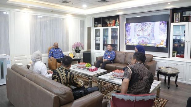 Wali Kota Kendari Siska Karina Imran menemui Dirjen Bina Administrasi Wilayah (Bina Adwil) Kemendagri, Safrizal ZA di Jakarta.