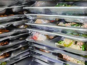 Kenapa Makanan Basi Keluar Lendir? Kenali Juga Tanda Bahaya Lainnya