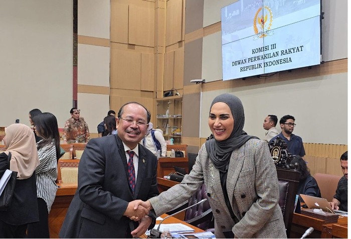 adv sari yuliati