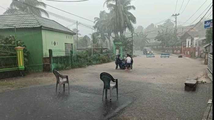 Banjir di OKU akibatkan ratusan rumah dan KK terdampak.