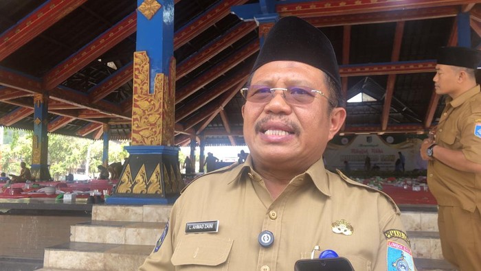 Bupati Lombok Barat, Lalu Ahmad Zaini (LAZ), saat ditemui di kantornya. (M. Zahiruddin/detikBali)