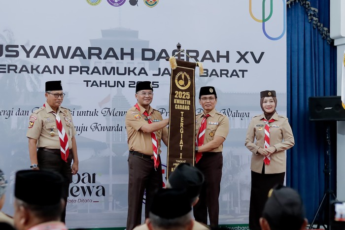 Bupati Rudy-Kwarcab Kabupaten Bogor Raih Penghargaan Gerakan Pramuka Jabar