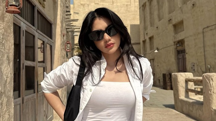 Davina Karamoy Davina Karamoy liburan ke Dubai